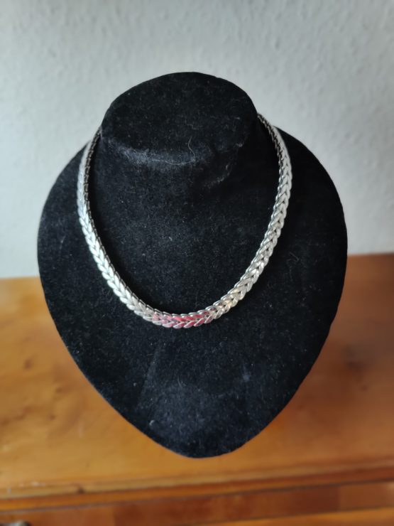 Collier en or gris 18 K