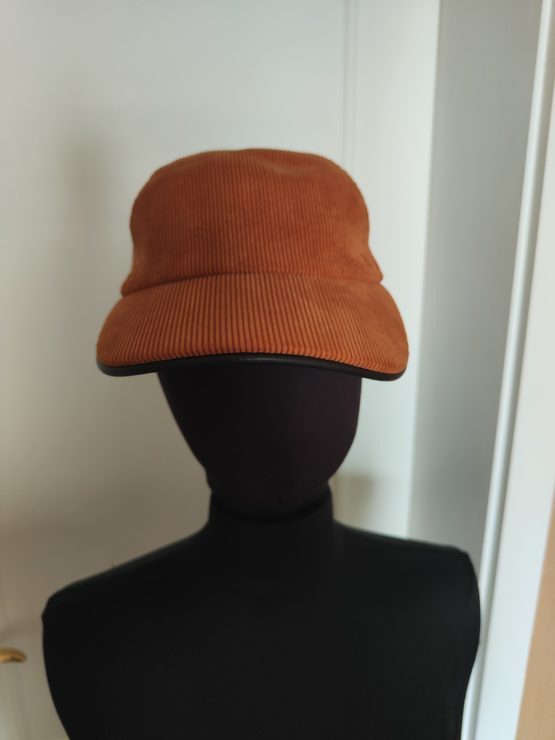 Grand choix de casquettes Hermès