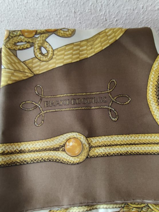 Grand choix de foulards Hermès – Image 5