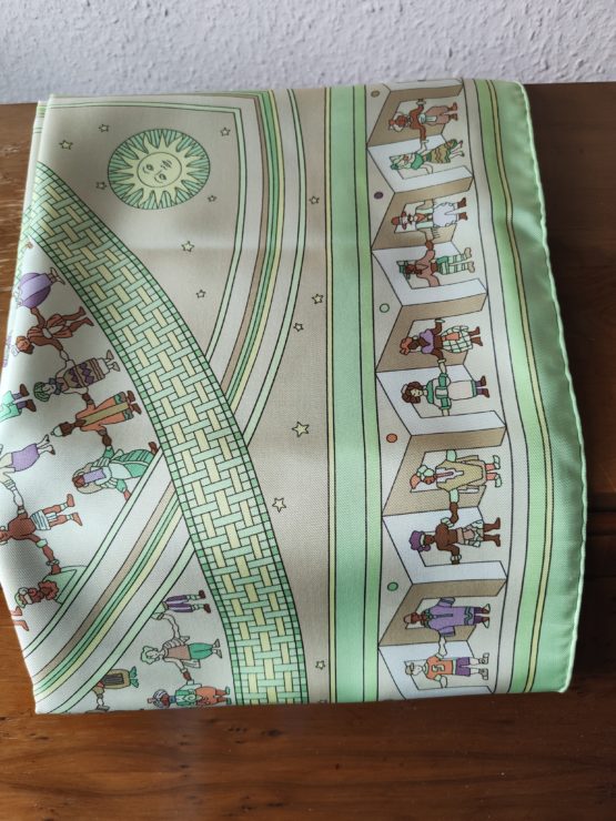 Grand choix de foulards Hermès – Image 3